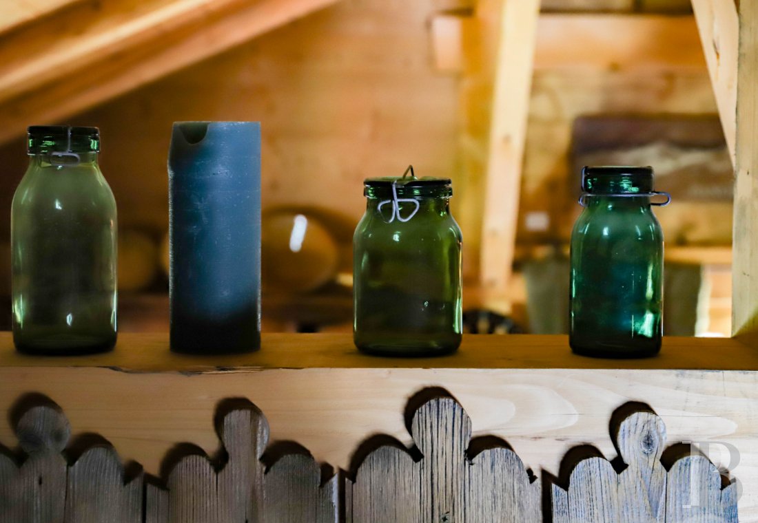 En Haute-Savoie, non loin de Morzine, une grange chalet traditionnelle en plein alpage - photo  n°29